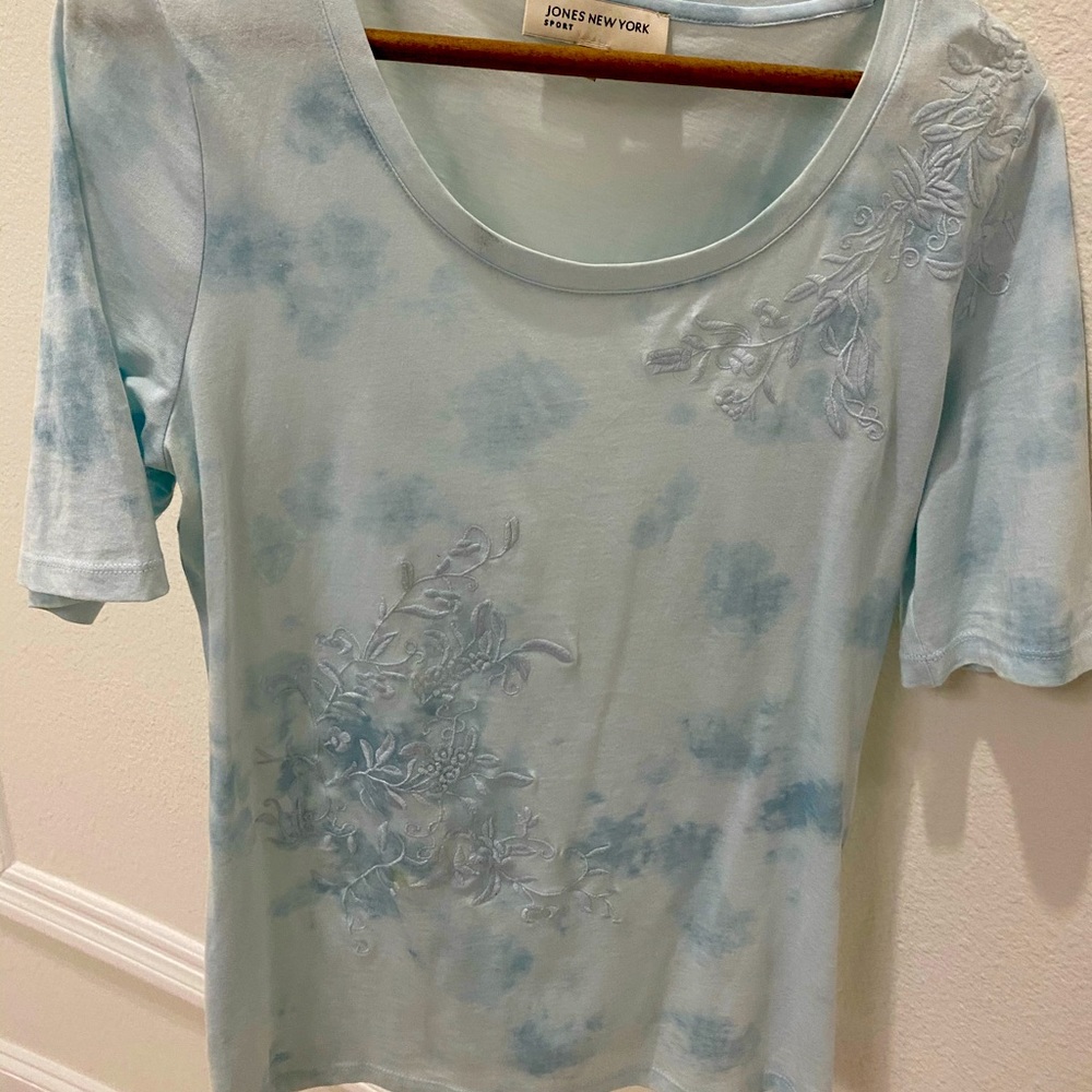 Beautiful ladies Jones of New York top L